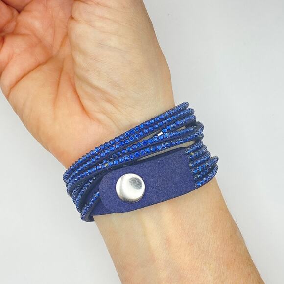 NWOT YIK FUNG Suede Wrap Around Bracelet Multi-Stranded Crystals Dark Blue Snaps - Picture 3 of 9